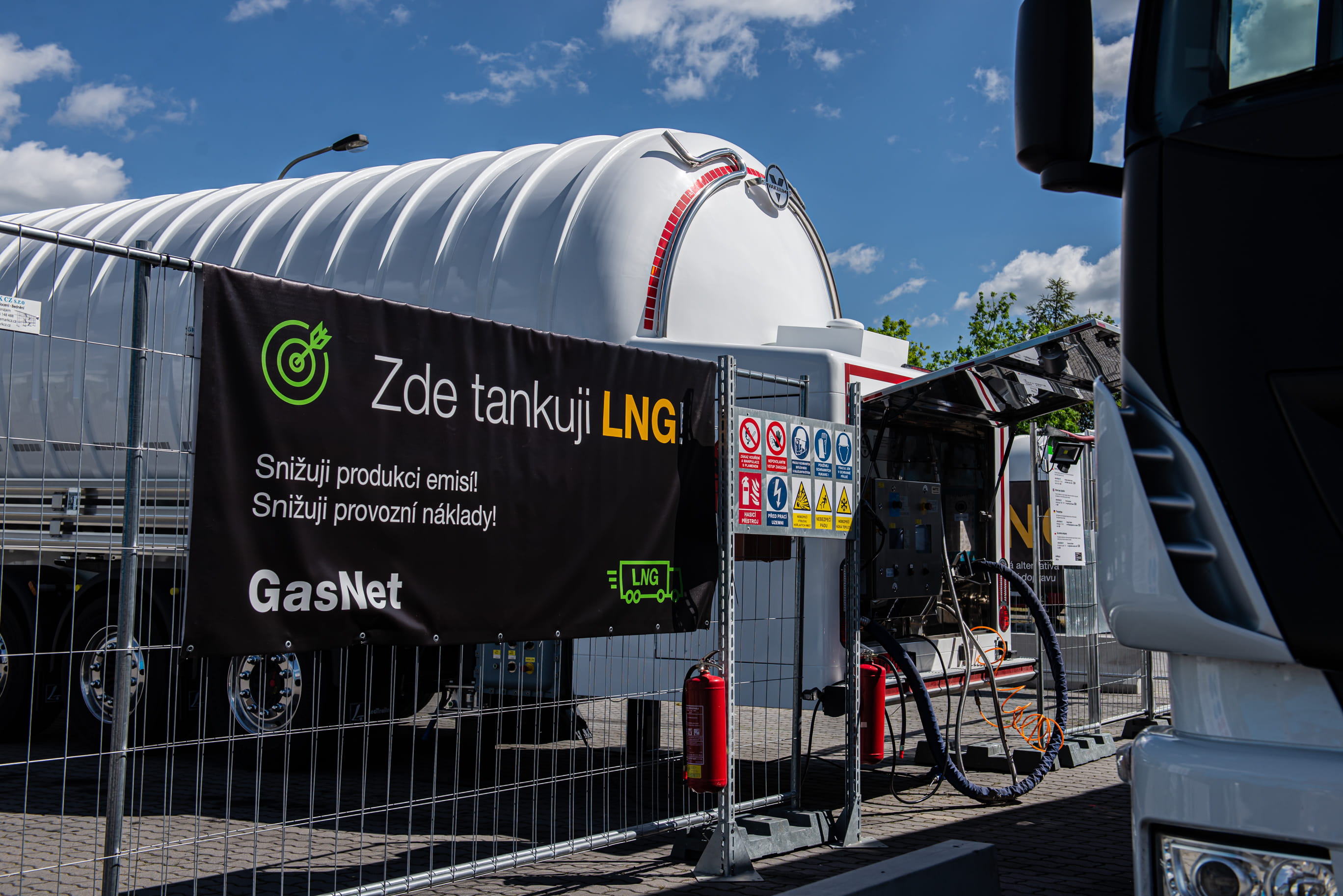 GasNet uvedl do provozu první mobilní čerpací stanici na LNG v ČR